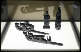 Argillite pipes and figures on display in Montréal