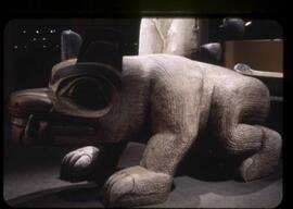 Bear sculpture on display in Montréal