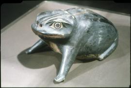 Frog figure on display in Montréal
