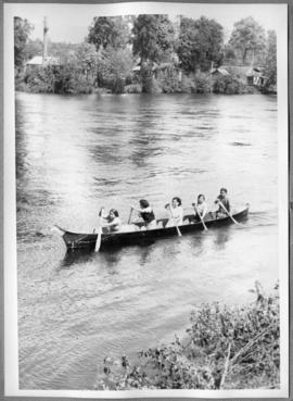 Women canoeing
