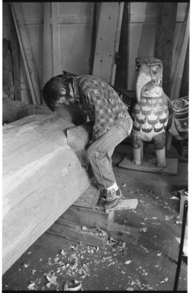 Crew and log at the old UBC carving shed