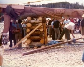 Preparing the pole to be raised