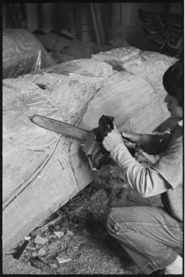 Crew and log at the old UBC carving shed