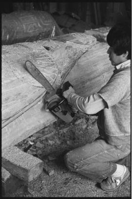 Crew and log at the old UBC carving shed