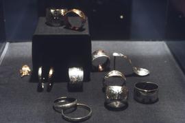 Silver and gold jewelry on display in Montréal